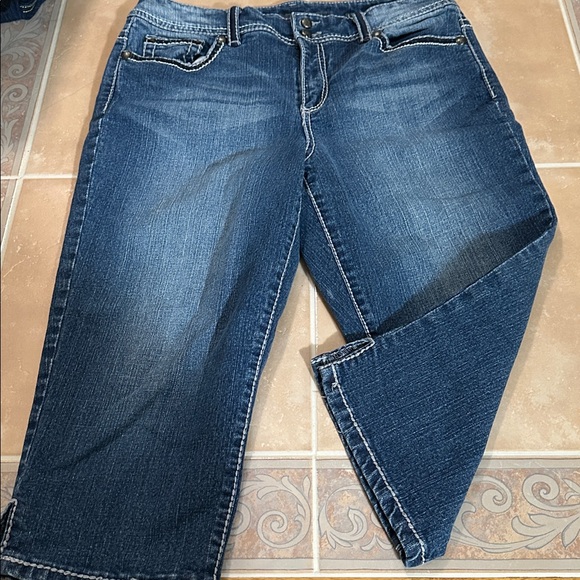 EUC Code Bleu Dark Wash Denim Capris - Picture 2 of 8